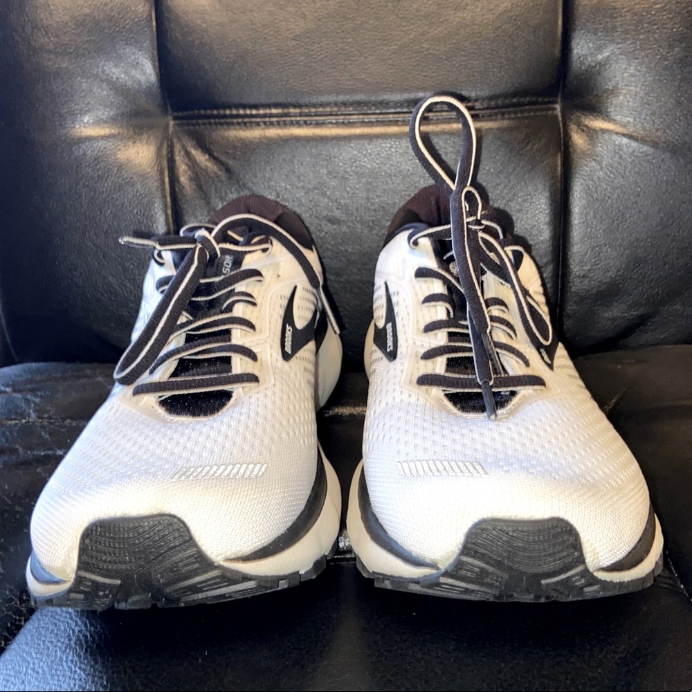 Brooks Ghost 12: Size 9.5 Gray/Black/White